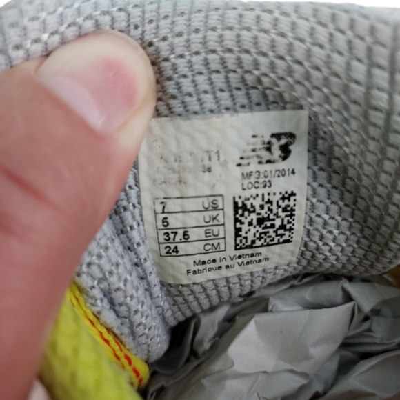 New Balance 3190 Revlite,running shoes, women's size 7, white. - Picture 10 of 11